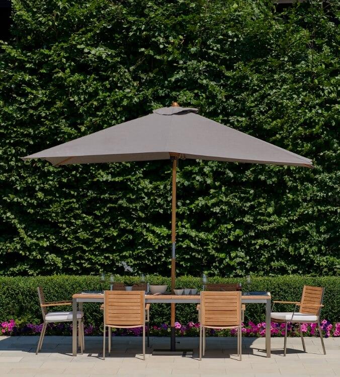 Deluxe Outdoor Dining Umbrellas